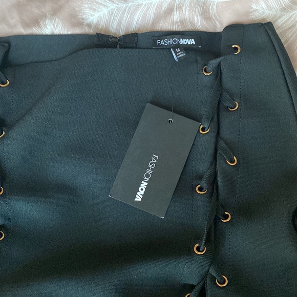 FASHION NOVA - Picture 4 of 5